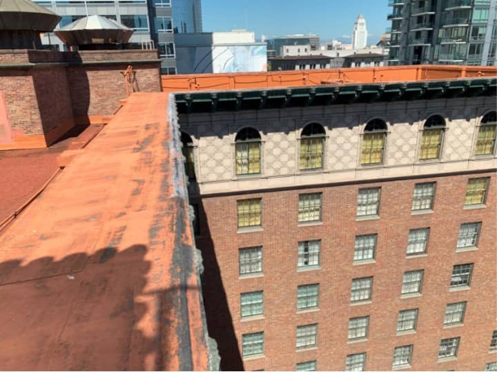 Perimeter wall non-standard detail