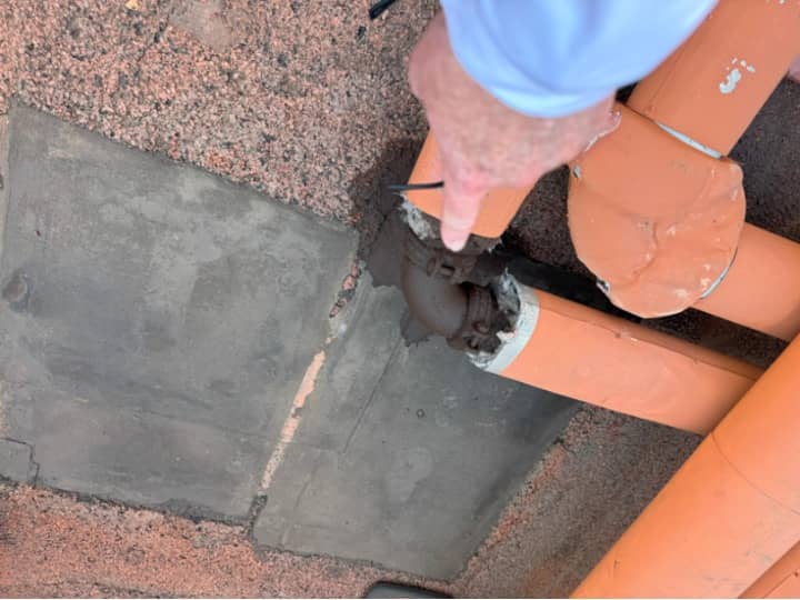 Open pipes must be sealed with Eterna bond tape 